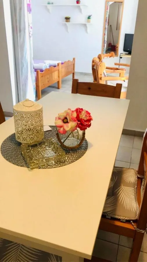 Barbara'S One Bedroom Apartments アルゴストリオン