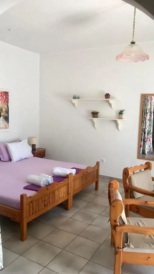 Barbara'S One Bedroom Apartments アルゴストリオン