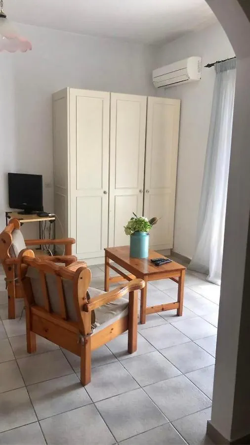 Barbara'S One Bedroom Apartments アルゴストリオン